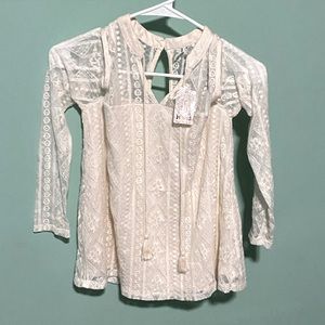 NWT Mudd Embroidered Lace Cold Shoulder Top
